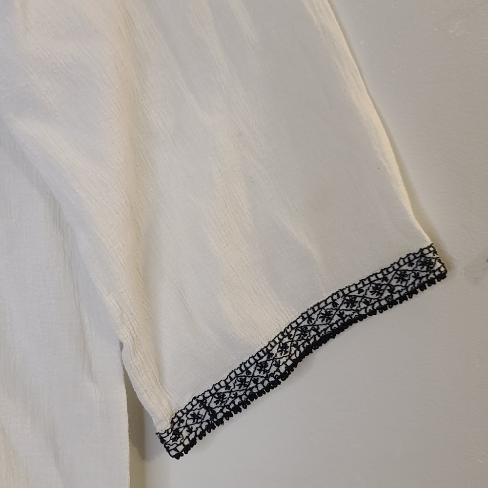 ZARA WOMAN Ivory Blouse with Ebony Detailing - Picture 4 of 9
